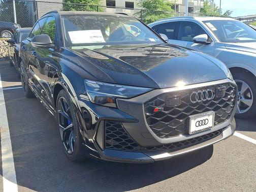 Mythos Black Metallic 2026 Audi RS Q8 4.0T