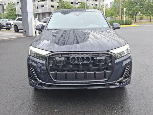 2025 Audi Q7 55 Premium Plus