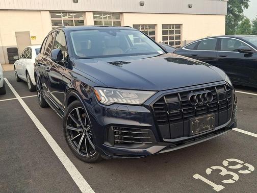 Waitomo Blue Metallic 2023 Audi Q7 55 Prestige