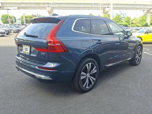 2022 Volvo XC60 B5 Inscription