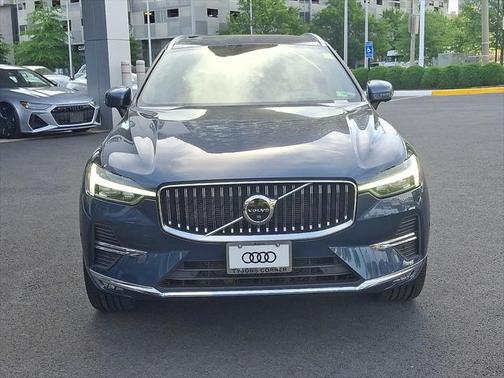 2022 Volvo XC60 B5 Inscription
