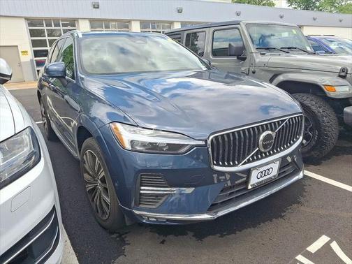 2022 Volvo XC60 B5 Inscription