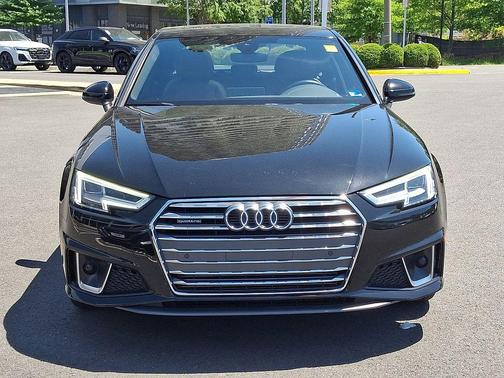 Mythos Black Metallic 2019 Audi A4 2.0T Premium Plus