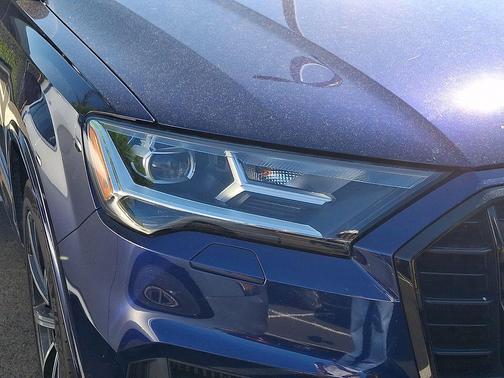 Navarra Blue Metallic 2021 Audi Q7 55 Premium Plus