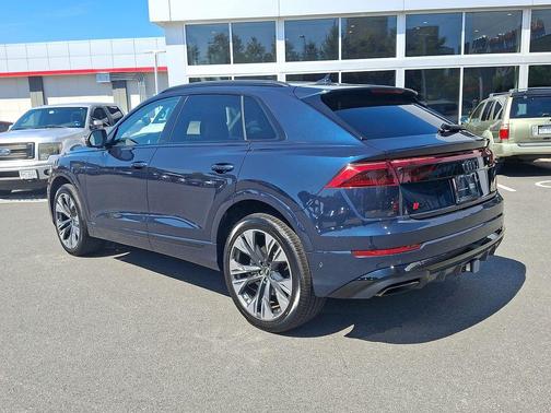 Waitomo Blue Metallic 2025 Audi Q8 55 Premium Plus