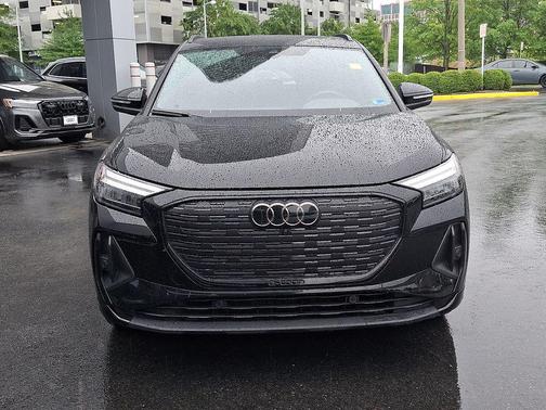 Mythos Black Metallic 2024 Audi Q4 e-tron Premium Plus 55 quattro
