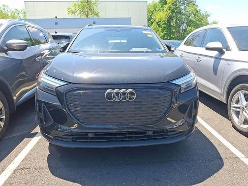 Mythos Black Metallic 2024 Audi Q4 e-tron Premium Plus 55 quattro