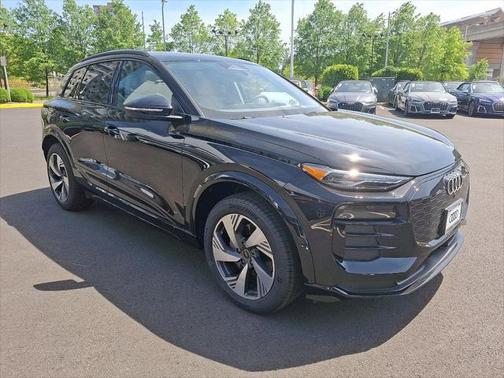 2025 Audi Q6 e-tron Premium quattro