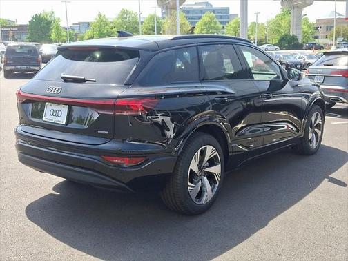2025 Audi Q6 e-tron Premium quattro