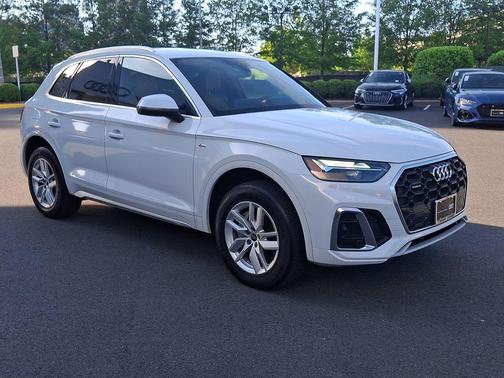 Glacier White 2023 Audi Q5 45 S line Premium