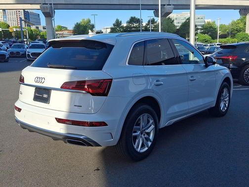 Glacier White 2023 Audi Q5 45 S line Premium