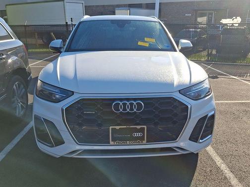 Glacier White 2023 Audi Q5 45 S line Premium