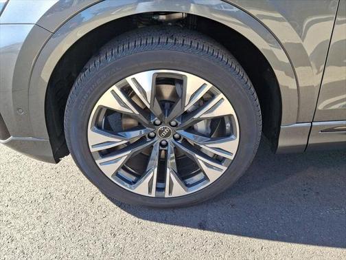2025 Audi Q8 55 Premium Plus