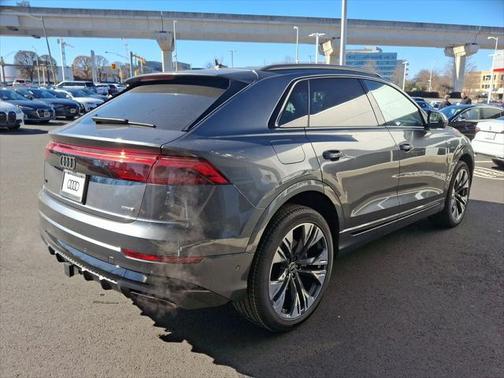 2025 Audi Q8 55 Premium Plus