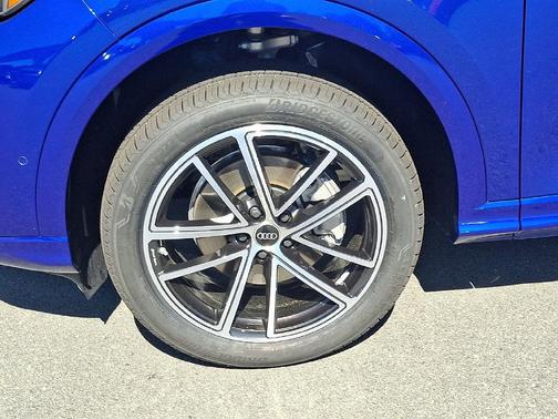 Ultra Blue Metallic 2026 Audi Q5 Premium Plus TFSI quattro S tronic