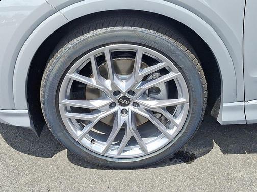 2025 Audi Q4 e-tron Premium Plus 55 quattro