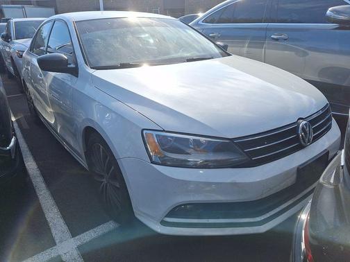 Pure White 2016 Volkswagen Jetta 1.8T Sport