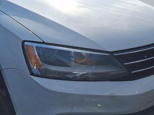 Pure White 2016 Volkswagen Jetta 1.8T Sport