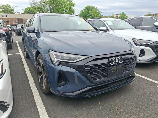 Plasma Blue Metallic 2024 Audi Q8 e-tron Premium Plus