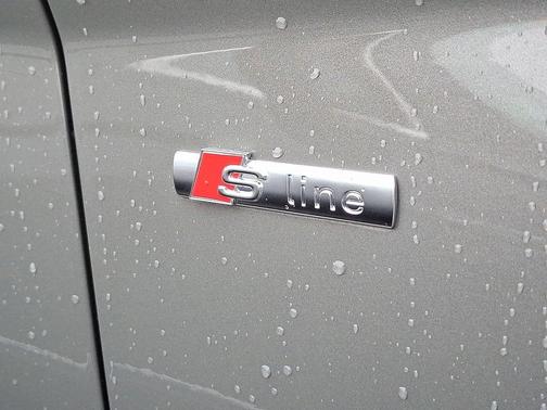 2025 Audi Q5 45 S line Premium