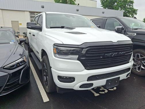 Bright White Clearcoat 2024 RAM 1500 Laramie