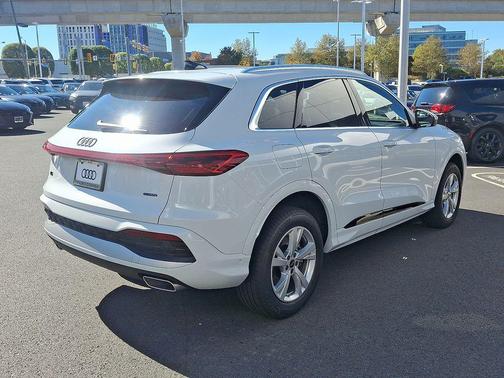 2025 Audi Q5 Premium TFSI quattro S tronic