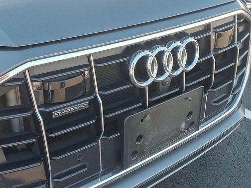 2022 Audi Q8 55 Premium Plus