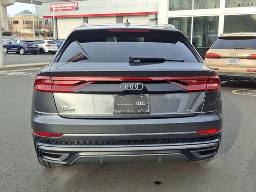 2022 Audi Q8 55 Premium Plus