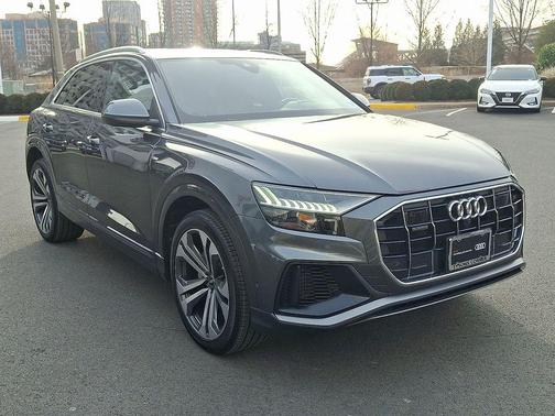 2022 Audi Q8 55 Premium Plus