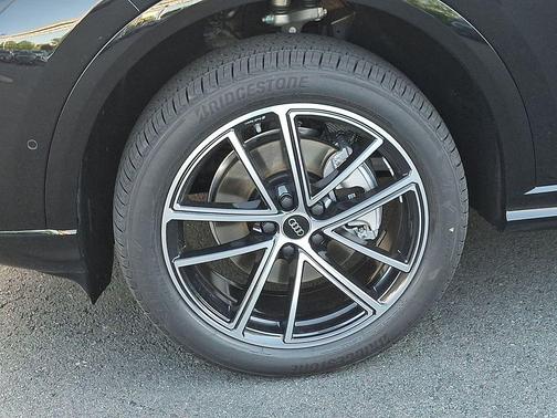 Mythos Black Metallic 2026 Audi Q5 Sportback Premium Plus TFSI quattro S tronic