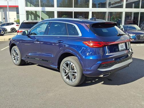 2025 Audi Q5 Premium TFSI quattro S tronic