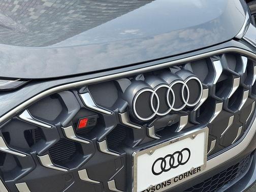 Daytona Gray Pearl Effect 2026 Audi SQ5 Prestige