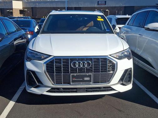2022 Audi Q3 45 S line Premium