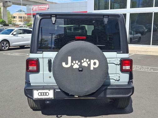 Earl Clearcoat 2023 Jeep Wrangler Sport