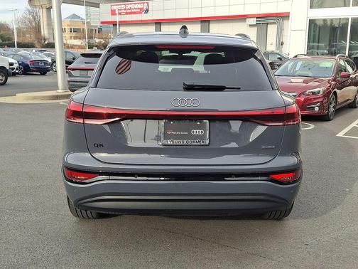 2025 Audi Q6 e-tron Premium quattro