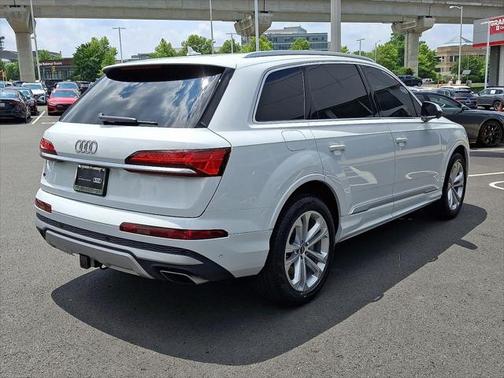 2025 Audi Q7 55 Premium Plus