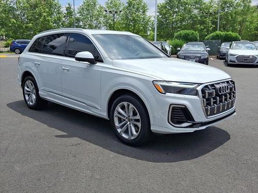 2025 Audi Q7 55 Premium Plus