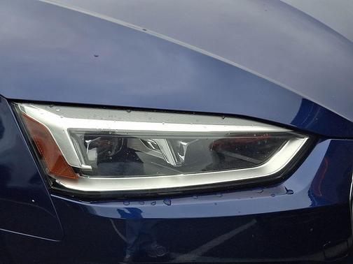 Navarra Blue Metallic/Black Roof 2018 Audi S5 3.0T Prestige