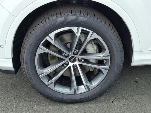 2025 Audi Q7 45 Premium