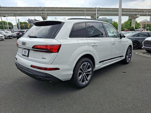 2025 Audi Q7 45 Premium