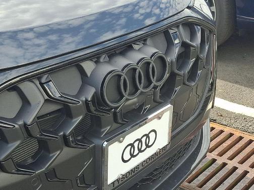 Tambora Gray Metallic 2026 Audi Q5 Premium Plus TFSI quattro S tronic