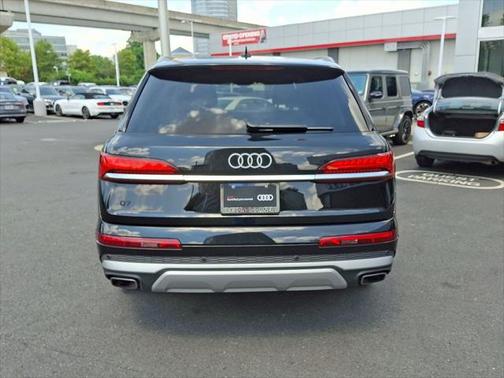 2025 Audi Q7 45 Premium Plus