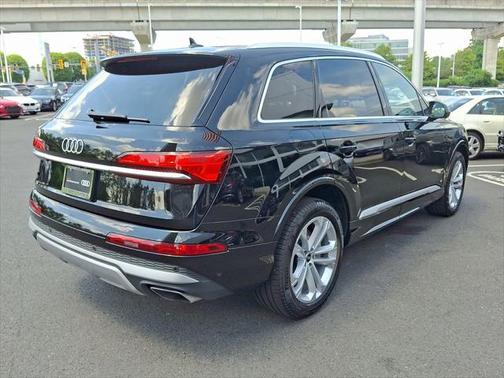 2025 Audi Q7 45 Premium Plus