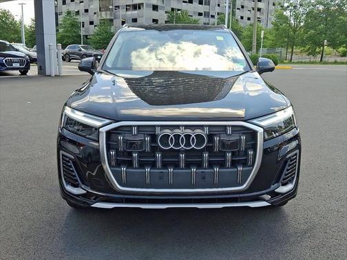 2025 Audi Q7 45 Premium Plus