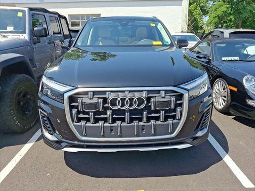 2025 Audi Q7 45 Premium Plus