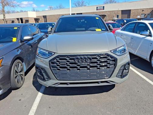 Chronos Gray Metallic 2023 Audi Q5 45 S line Premium Plus