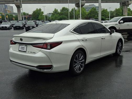 White Pearl 2021 Lexus ES 250 Base
