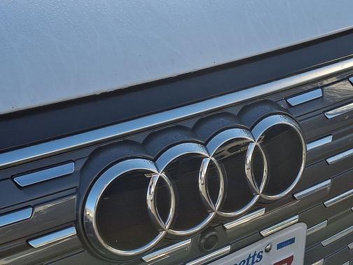 Glacier White Metallic 2023 Audi Q4 e-tron Premium 50 quattro
