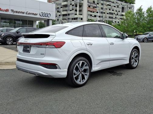 Glacier White Metallic 2023 Audi Q4 e-tron Premium 50 quattro