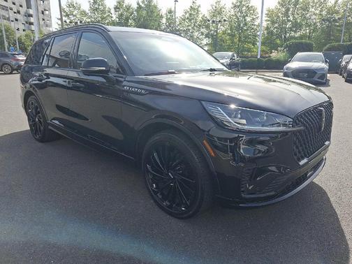 Infinite Black Metallic Clearcoat 2025 Lincoln Aviator Reserve AWD